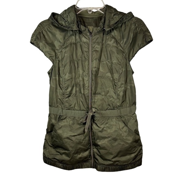 Lululemon Spring Fling Puffer Vest, Camo, Removable Hood, Size 6 - Picture 2 of 10